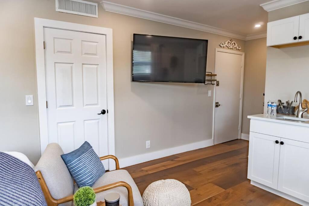 וסט פאלם ביץ' Renovated Downtown Apartment - B מראה חיצוני תמונה